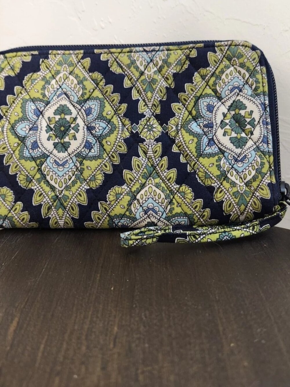 VERA BRADLEY CAMBRIDGE BLUE & GREEN FLORAL PAISLEY ZIP AROUND WALLET WRISTLET